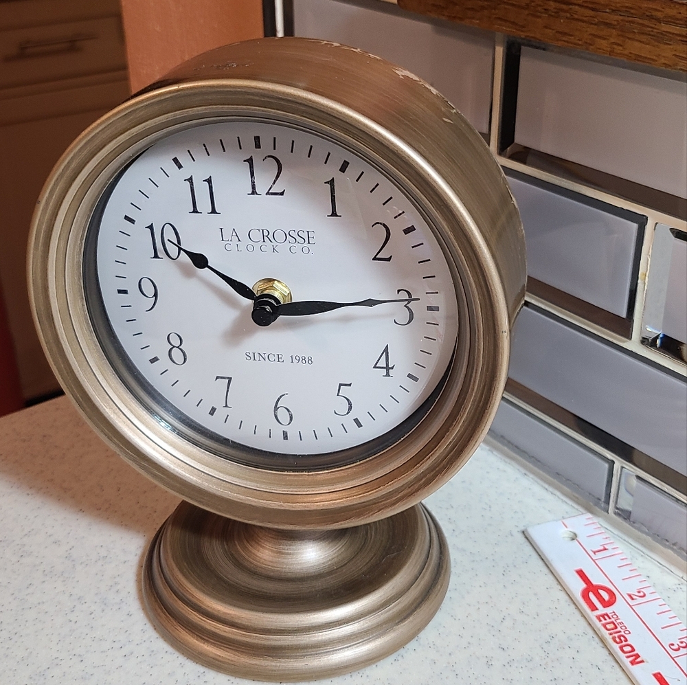 LaCrosse Table Clock - Picture 9 of 13